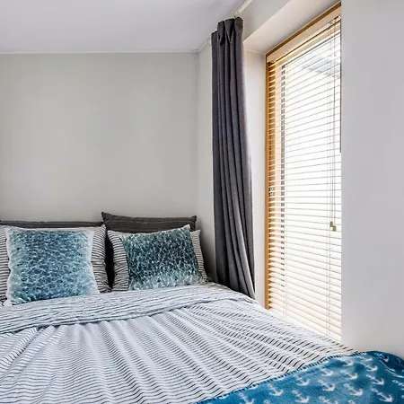 Wehost Stunning Penthouse In Kallio 헬싱키